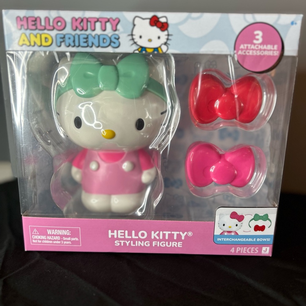 NIB Hello Kitty Styling Figure with Accessories